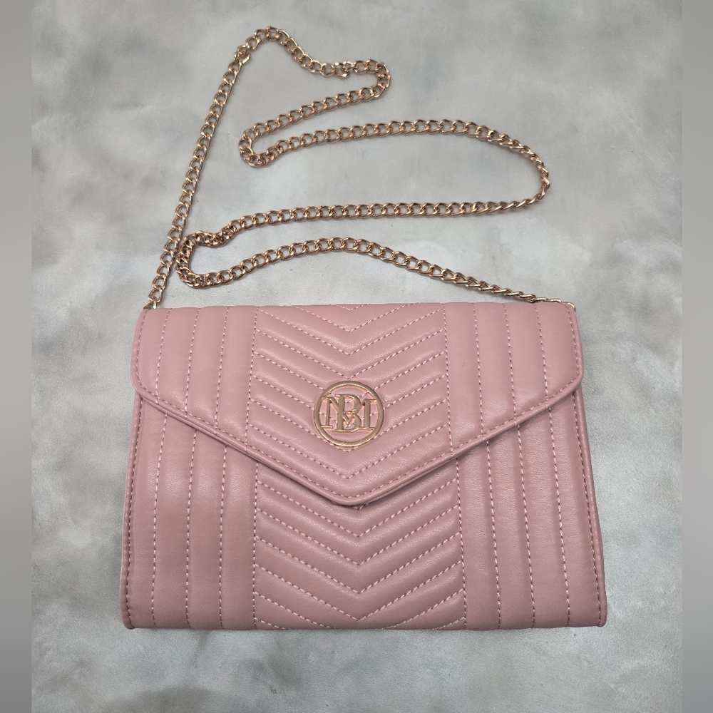 Badgley Mischka Studio Trendy Pale Pink Quilted Rose Gold Color Chain Bag